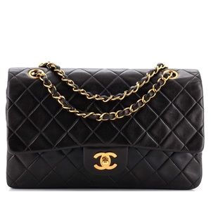 🔴 SOLD 🔴 Chanel vintage classic flap medium